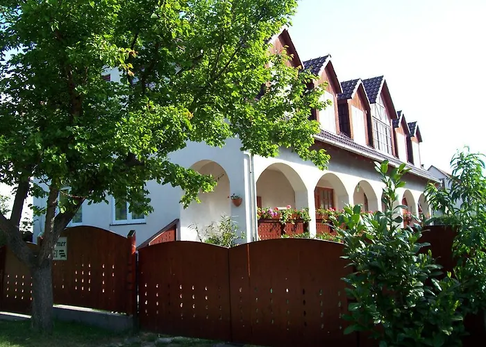 Haus Martha * Balatonudvari